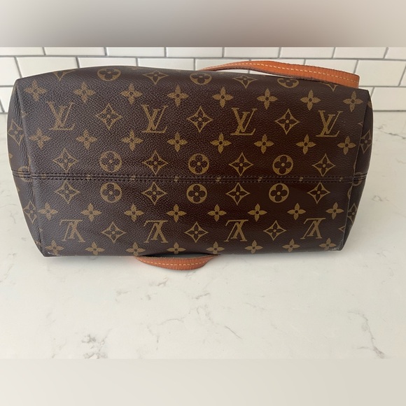 Louis Vuitton Iena MM - Picture 7 of 12